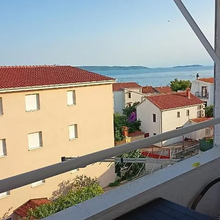 Sunset Dreams - 5min Walk Apartment