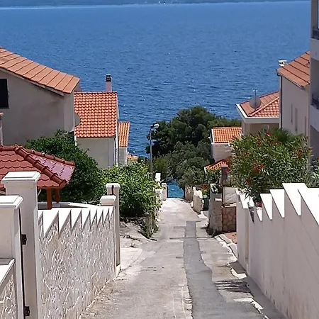 Sunset Dreams - 5min Walk Apartment *